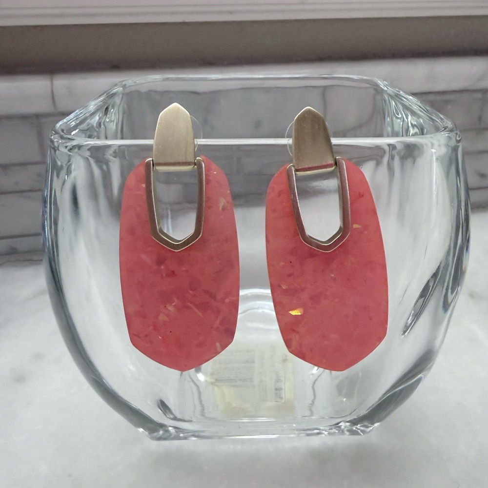 Kendra Scott Kailyn Gold Drop Earrings in Iridescent Coral